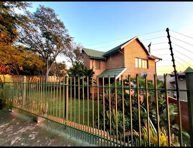 4 BEDROOM HOUSE FOR SALE IN ERASMUSKLOOF